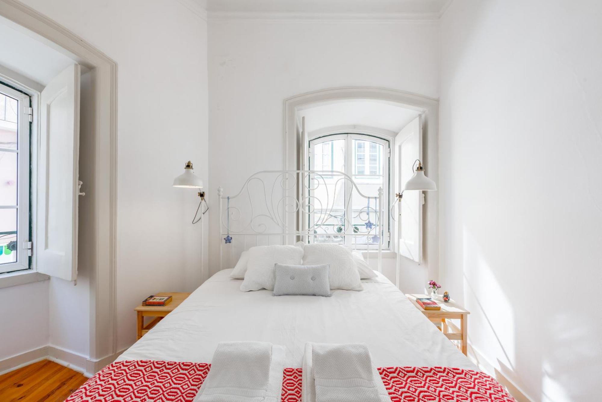 Spacious, Bright And Sunny Apartment, By Timecooler Lisboa Eksteriør billede