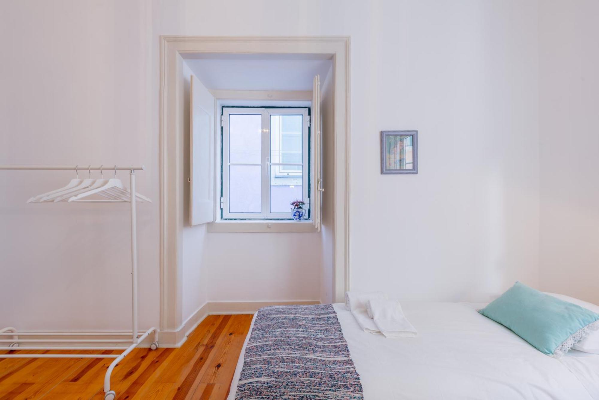 Spacious, Bright And Sunny Apartment, By Timecooler Lisboa Eksteriør billede