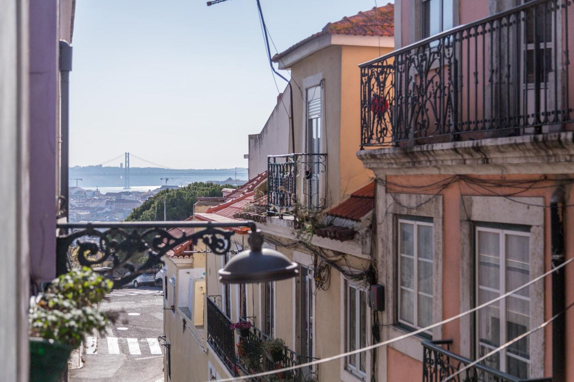 Spacious, Bright And Sunny Apartment, By Timecooler Lisboa Eksteriør billede
