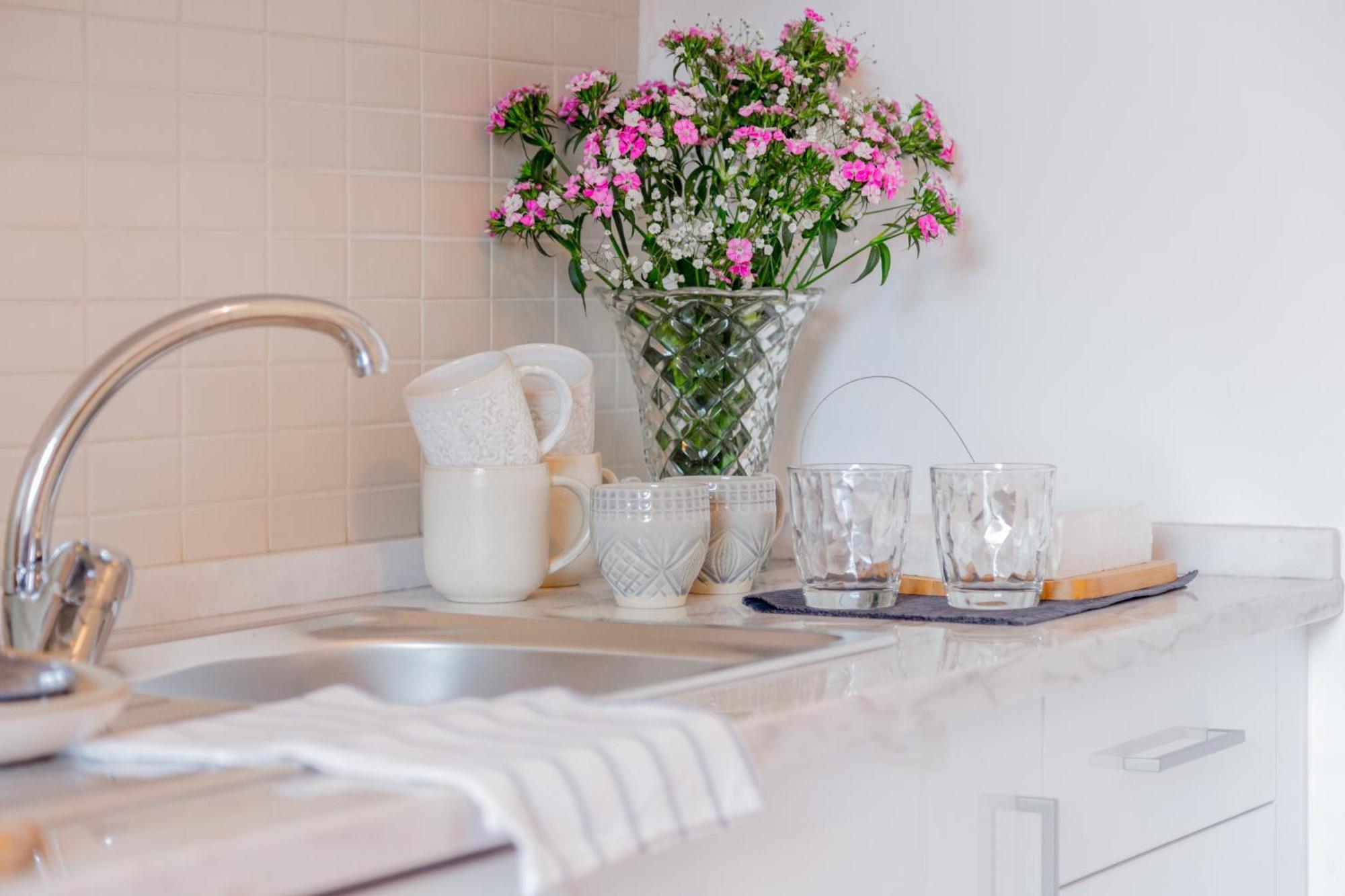 Spacious, Bright And Sunny Apartment, By Timecooler Lisboa Eksteriør billede