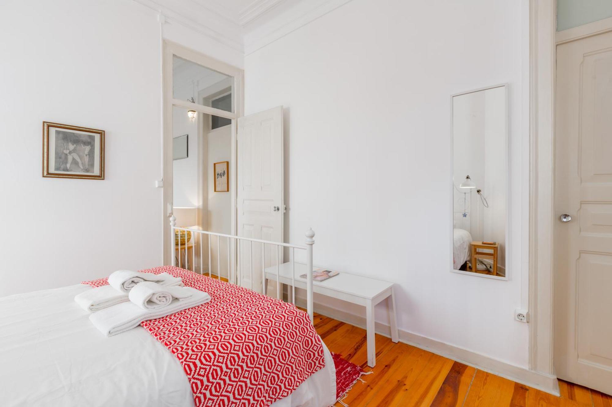 Spacious, Bright And Sunny Apartment, By Timecooler Lisboa Eksteriør billede